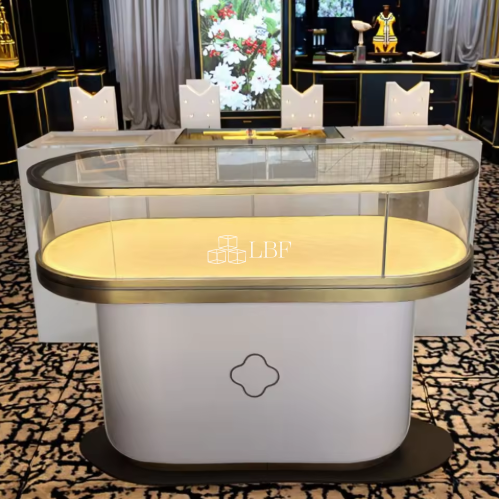 Gebogener Luxus-Schmuckvitrine